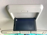 【フリップダウンモニター】大画面モニターで後席でもエンタメをお楽しみいただけます。小さなお子様にも大人気の装備です♪