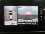 上から見下ろしているような映像で駐車をサポートするアラウンドビューモニターと、安心のバックモニター付き!ナビの画面にカメラ映像がしっかり表示されるので、駐車が苦手な方でも安心して車庫入れができますよ♪