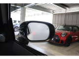 弊社車両はすべて、ご案内前の段階でビー・エム・ダブリュージャパンの基準に則って厳正な車両チェック(第3者機関よる査定)を実施しております。メーター改ざん車や修復歴車は、一切ございません。