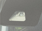 【トヨタセーフティセンス】走行中に前方の車両等を認識し、衝突しそうな時は警報とブレーキで衝突回避と被害軽減をアシスト。より安全にドライブをお楽しみいただけます。