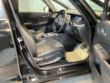 フィット感のあるシート。しっかりと支えてくれるので、長時間の運転を快適にサポートしてくれます。