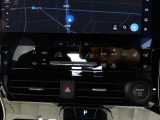 オートエアコンです。車内を設定温度に保ち、快適空間をキープします。