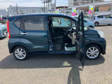 中古車をお選びいただく際に気になる走行距離や修復歴などに加えてキズ・凹みの有無・状態や消耗品の交換、今までの整備状況が &ldquo;ダイハツ認定中古車カルテ&rdquo;でわかります。