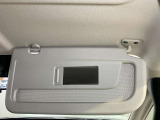 【運転席サンバイザー】鏡が付いているのでメイク直しなどにも便利★