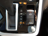 オ―トホ-ルドスイッチで信号待ちでブレ-キ放しても車は前進しないです