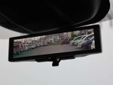 車両後方を映し出します・スマートルームミラー装備です。