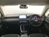 【前方視界】開放的な前方視界!運転がしやすく疲れにくいです♪窓が大きく、見通しがとっても良いおクルマですよ♪
