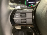 ステアリングにオーディオ操作スイッチが付いています。オーディオ画面に直接タッチしなくても操作が出来ますので、運転に集中できます。