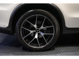 メルセデスの認定中古車「サーティファイドカー」では、万一お車が故障した場合も、ご購入後1年間もしくは2年間※は走行距離にかかわらずメルセデス・ベンツ正規サービスネットワークで無料修理いたします