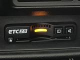 【ETC2.0(DSRC)】ETCカードを挿入すれば料金所はノンストップで通過できます。ETC限定の割引や、高速道路の情報提供サービスを利用できます。