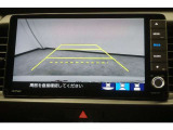 バックカメラ搭載です!車庫入れが苦手な人はもちろん、車両感覚に自信がある人にもお勧めです!見えない箇所が見えるようになるので、低い障害物や隠れてしまっている子供の存在等にも気付く事が出来ます。
