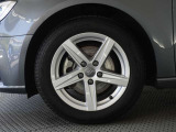 アウディ認定中古車は1年間、走行距離無制限の認定中古車保証が無償で付帯されます。