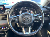【純正革巻きステアリング】上質な革を使用することで、手にしっかり馴染みとても運転しやすいハンドルです♪