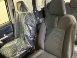 フロントシートです。ゆったり運転ができます。長距離ドライブもラクラク♪♪
