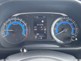 タイヤアングルガイド付きなので、タイヤがどの方向を向いているか?運転席に座った状態で確認できます。