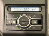車内空調は&rdquo;AUTOエアコン&rdquo;にお任せ。運転に集中出来ますよ!