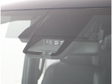 サポカーは、高齢運転者を含めたすべてのドライバーによる交通事故の発生防止・被害軽減対策の一環として、国が推奨する新しい自動車安全コンセプトです。詳しくは販売店スタッフまでおたずねください。
