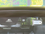 【トヨタセーフティセンス】走行中に前方の車両等を認識し、衝突しそうな時は警報とブレーキで衝突回避と被害軽減をアシスト。より安全にドライブをお楽しみいただけます。