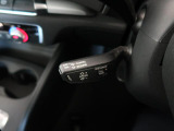 アダプティブクルーズコントロール機能搭載。前方の車両の速度に合わせて車間距離を一定に保ち、自動的にアクセル・ブレーキを調整します。