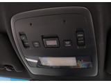 使いやすさや安全性を追求したステアリング周り!高級車ゆえにスイッチ類が多いのも特徴ですね!考え尽くされた配置ですぐに使いこなす事が出来ますのでご安心下さい!是非、体感してみて下さい!!
