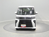 【4WDの安心感】**雪国岩手の冬道も頼もしい4WD車。走行距離が少なく、これから一緒に思い出を作れる相棒です。洗練されたデザインと高い機能性を備えた、期待を裏切らない一台です。