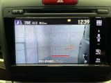 バックカメラ搭載です!車庫入れが苦手な人はもちろん、車両感覚に自信がある人にもお勧めです!見えない箇所が見えるようになるので、低い障害物や隠れてしまっている子供の存在等にも気付く事が出来ます。