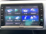 ストラーダのHDDナビを搭載しています。フルセグTVやDVD等、オーディオ機能も充実しています。