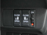 ◆両側電動スライドドア◆狭い駐車場でも乗り降りが楽々♪お子様が隣の車にドアを当ててしまう心配もございません!小さなお子様連れの方もこれで安心。
