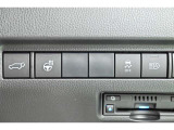 ステアリングヒーター・パワーバックドアがついています。あると嬉しい便利装備です。