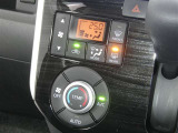 【オートエアコン】車内温度を感知して自動で温度調整をしてくれるのでいつでも快適な車内空間を創り上げます!どの席に座っても快適なドライブが楽しめます♪