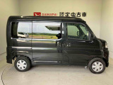 車両右側面からの写真になります。車をご覧になりたい時はお気軽に最寄りの店舗へご相談下さい。