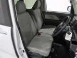 見通しのよいすっきりとした視界で、誰でも運転しやすいです。運転のしやすさは疲れにくさにも繋がりますよ♪