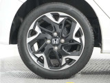 アルミホイール装着車です!これで足元まわりもおしゃれにきまります!
