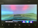 【バックカメラ】運転が苦手な方も車庫入れラクラクです!ギアをリバースに入れれば自動的に切り換わりますので、面倒な操作は不要です♪狭い駐車場もお車を傷つけず安心ですね!