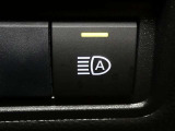 【オートマチックハイビームヘッドライト】ハイビーム走行時に対向車や前走車をカメラで認識して自動的にロービームにする機能が装備されています。※道路環境などによっては作動しない場合があります。
