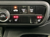 運転席/助手席シートヒーターで寒い日もすぐに温かくなり快適に過ごせます。2段階の温度調整が可能です