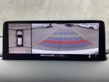 狭い場所での駐車やすれ違いなどでより的確な運転操作に役立つ360&deg;ビューモニターが装備されています。