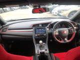 【インパネ全体】手が届きやすく、どなたでも運転しやすいです。シンプルで使いやすい設計になっています!