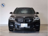 【キドニーグリル】BMWは約90年もの間、ほぼ全ての車両にひと目でBMWだと分かるこの特徴的なフロントグリルが備えられ、デザイン・アイコンとして親しまれてきました。