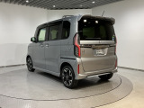 ご納車までの期間ですが、県内のお客様は1、2週間、県外のお客様は2、3週間ほどでご納車が可能となります。但し、書類の状況によっては多少の前後もありますので、その際には何卒ご了承下さい。