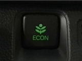 ★ECONスイッチ★ エコドライブを加速しよう!スイッチをONにすると、運転の仕方によるロスを抑え込み燃費をよくするようクルマが頑張ります(*^ー^*)燃費向上にチャレンジ♪