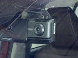 【前後カメラ付きドライブレコーダー】お車の前と後ろをバッチリ記録!事故やトラブルの際、映像が残っていると心強いですね。
