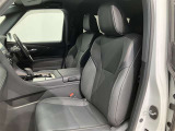 高いホールド性で運転姿勢が安定します。長距離ドライブでも疲れにくいのが魅力です。快適なドライビングライフをお送りください♪