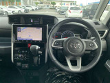 視界も広く、周囲が見やすいので安全に運転できます。また、周辺機器も簡単に操作できますので、ドライバーにとって使いやすく、万が一の時にも安全に設計されています。
