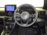 運転席まわりです。 各操作スイッチは使いやすい位置に配置されてます。