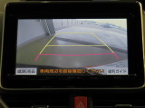 バックモニター付きです。モニターにはガイド線も表示されます。