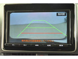 バック駐車が苦手な方の強い味方です。後方の状況が一目で分かりますので安心ですね。
