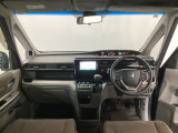 【前方視界】開放的な前方視界!運転がしやすく疲れにくいです♪窓が大きく、見通しがとっても良いおクルマですよ♪
