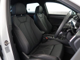 Audi車はどの車種も全てレザーハンドルです。そこにはAudiのこだわりがあり質感の高いレザーでしっかりと手に馴染み、高級感を演出します。