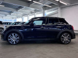 BMW・MINIの厳しい試験を突破したメカニックが多数在籍しております。ご購入後の納車前整備をしっかりいたします。楽しいMINIライフをお過ごしください。